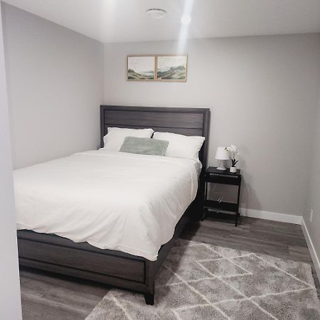 Fabulous And Cozy Guest Suite Calgary Exterior photo